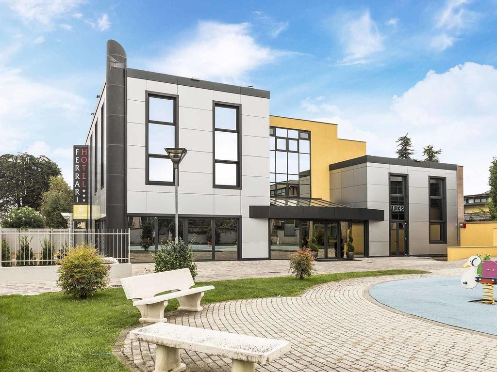 Ferrari Hotel Каругате Экстерьер фото